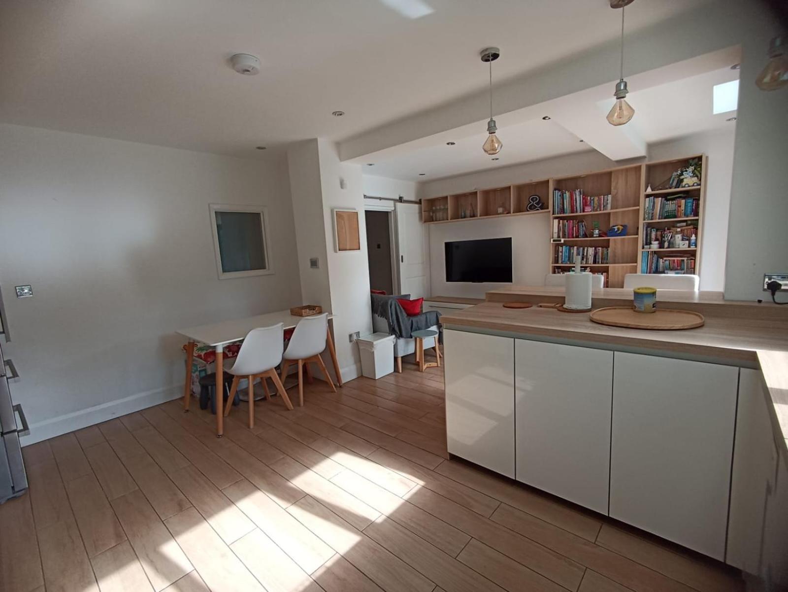 Large Family Home Near Richmond Park New Malden Bagian luar foto