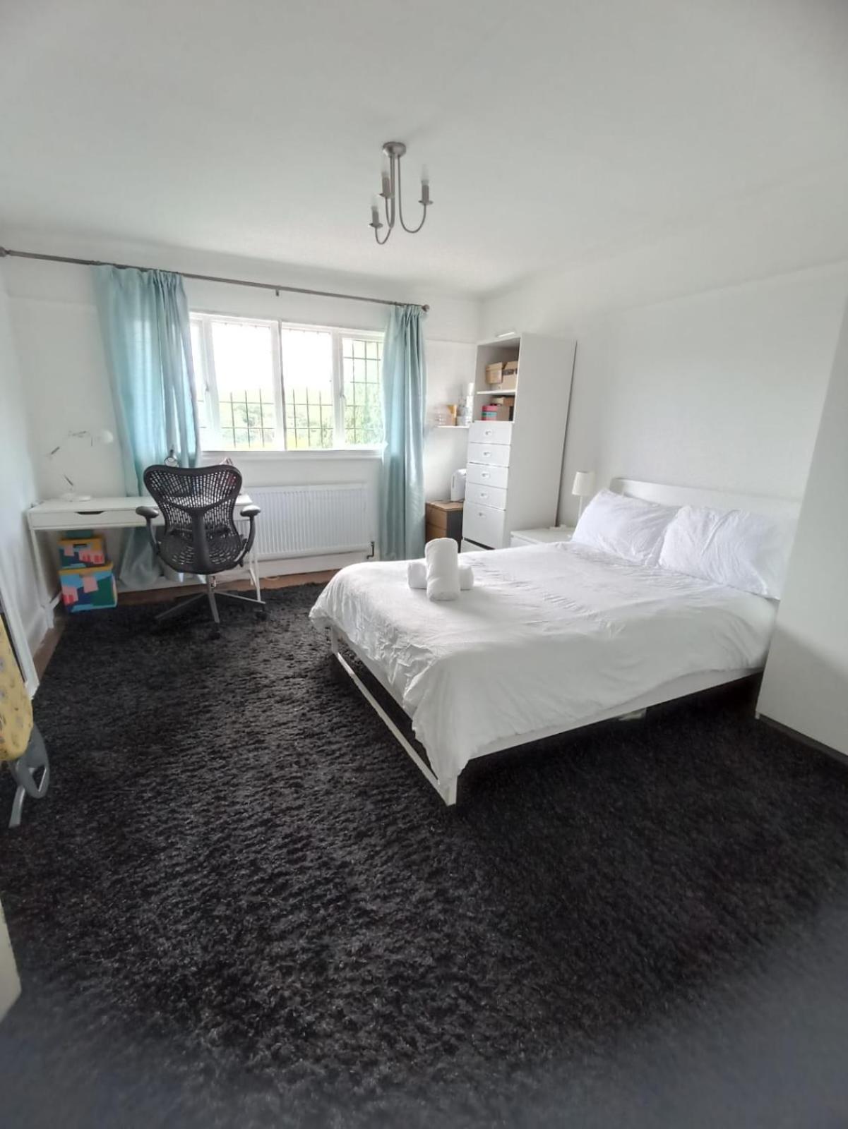 Large Family Home Near Richmond Park New Malden Bagian luar foto