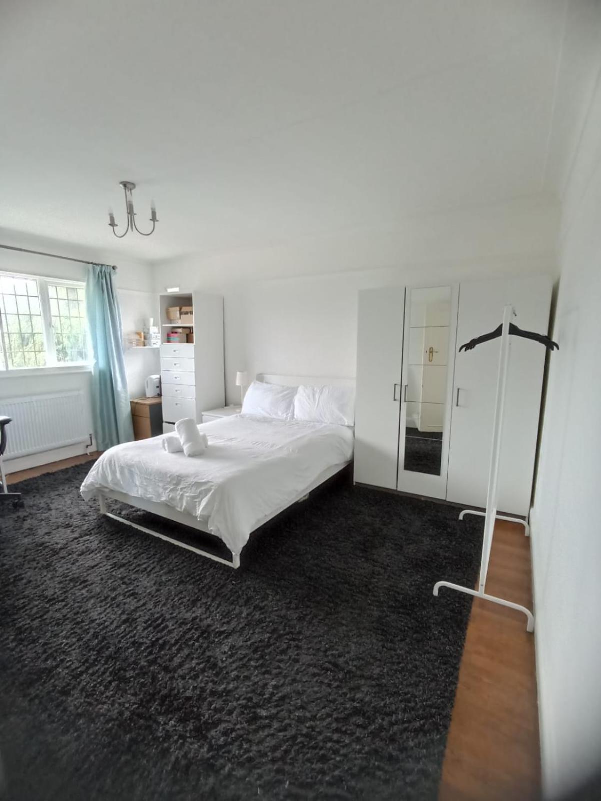 Large Family Home Near Richmond Park New Malden Bagian luar foto