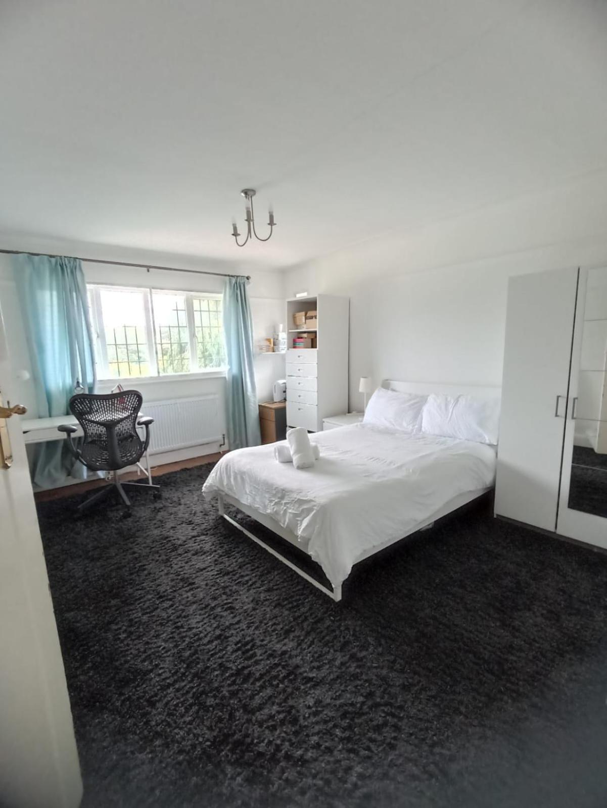 Large Family Home Near Richmond Park New Malden Bagian luar foto
